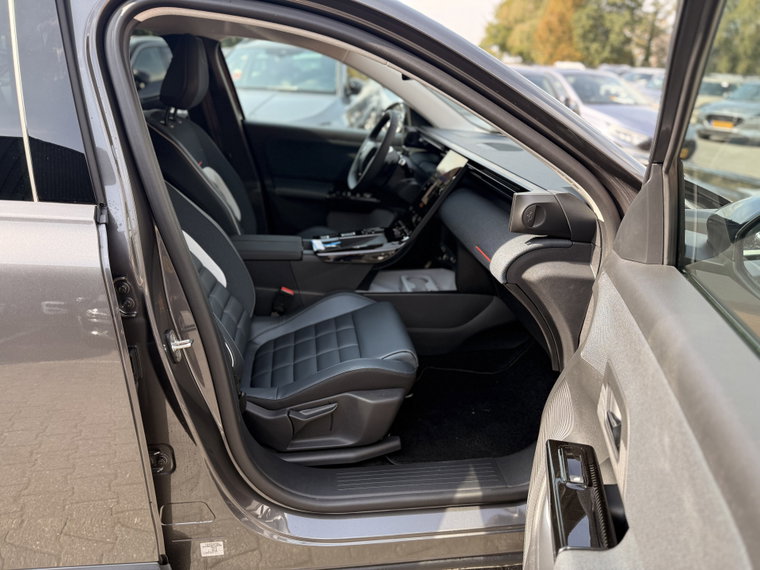 Vehicle Image 45