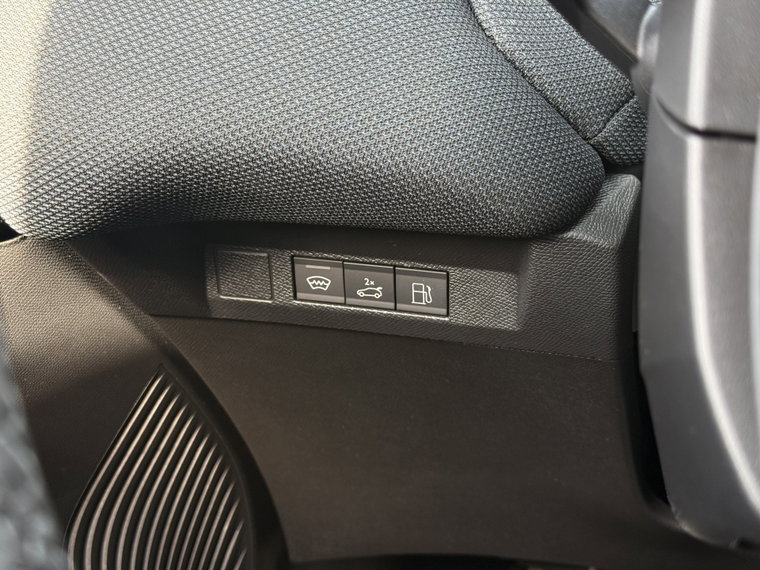 Vehicle Image 48