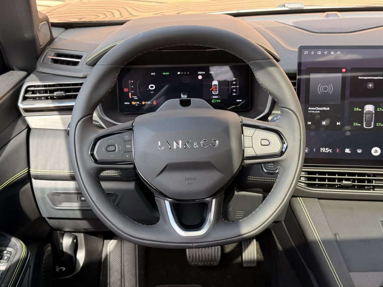 Vehicle Image 24