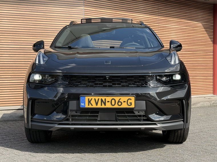Vehicle Image 8