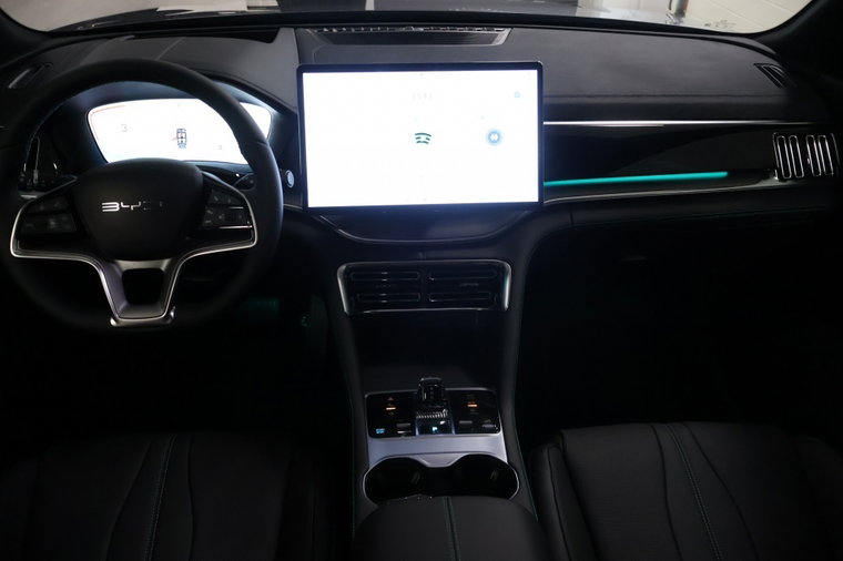 Vehicle Image 6