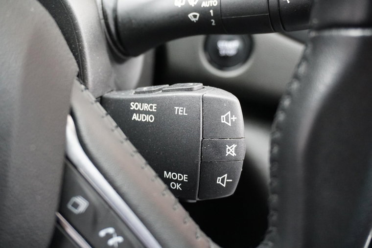 Vehicle Image 32