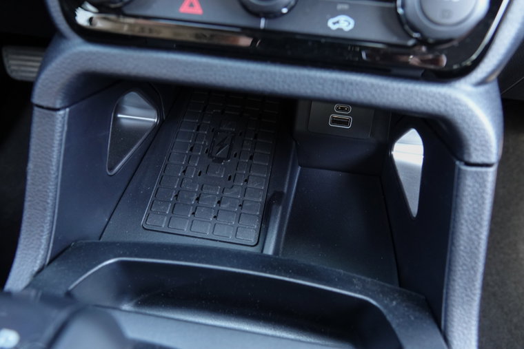 Vehicle Image 33