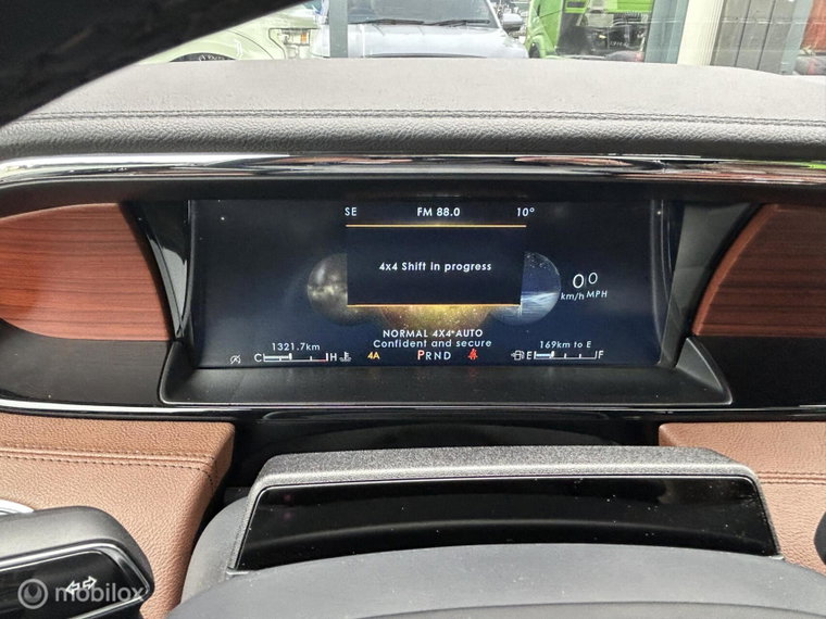 Vehicle Image 32