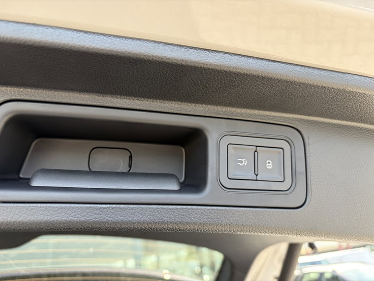 Vehicle Image 39