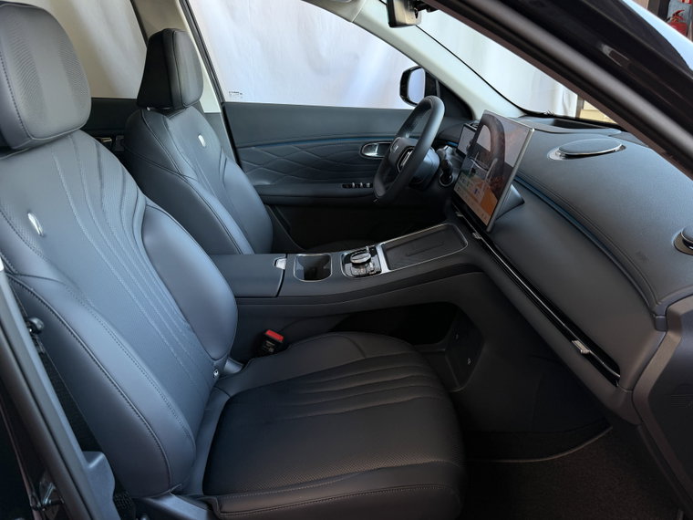 Vehicle Image 35