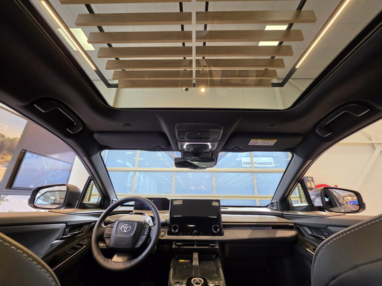 Vehicle Image 7