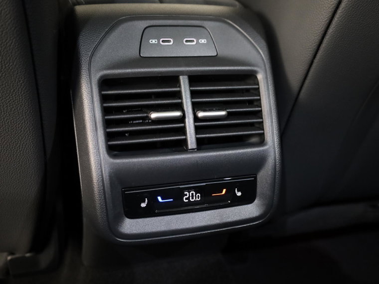 Vehicle Image 40