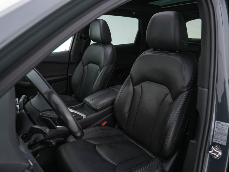 Vehicle Image 23
