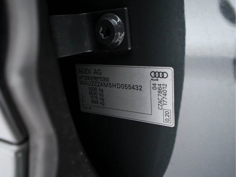 Vehicle Image 32