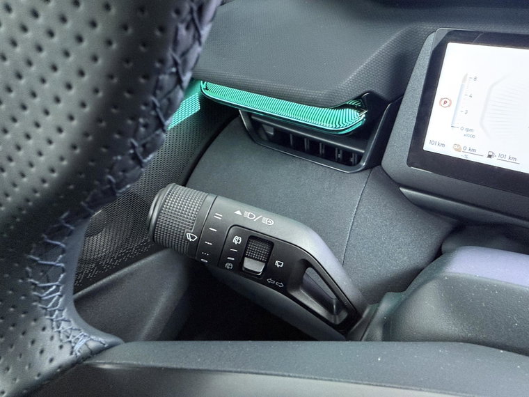 Vehicle Image 28