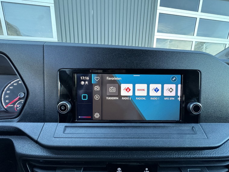Vehicle Image 35