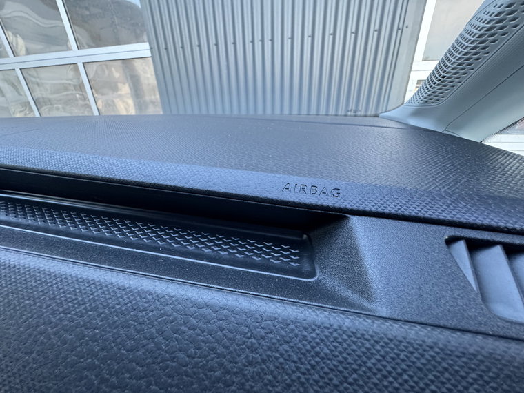 Vehicle Image 48