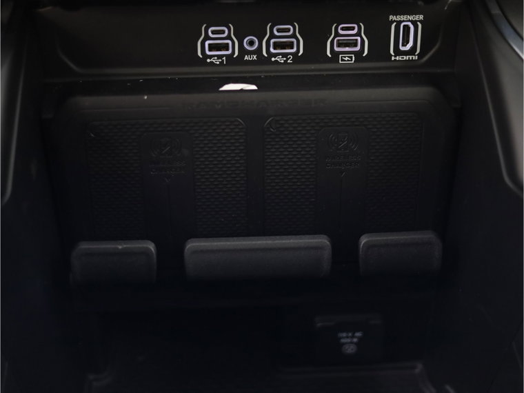 Vehicle Image 42