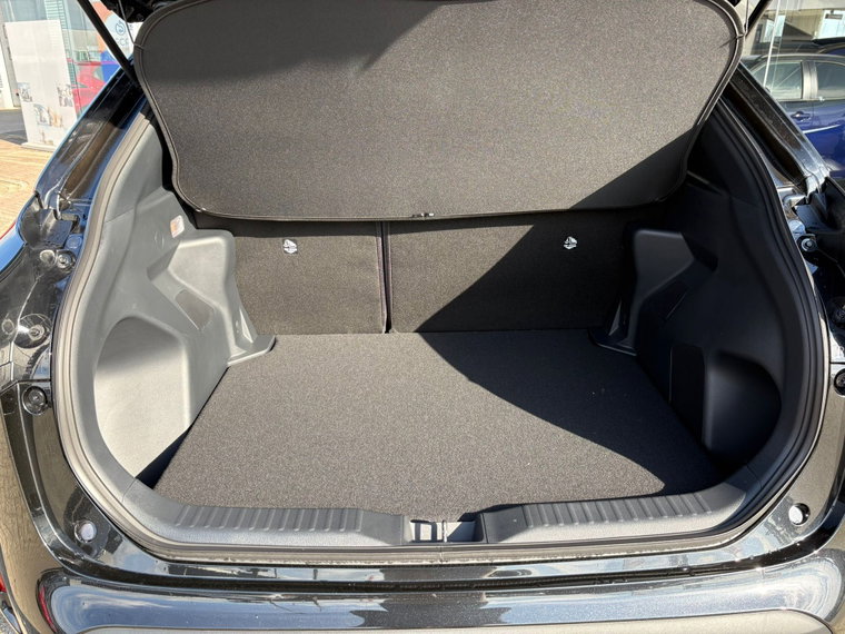 Vehicle Image 32