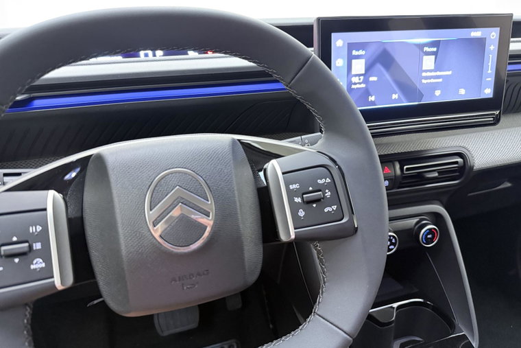 Vehicle Image 20