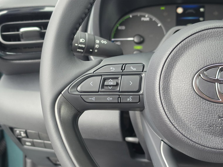 Vehicle Image 25