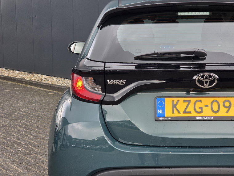 Vehicle Image 11