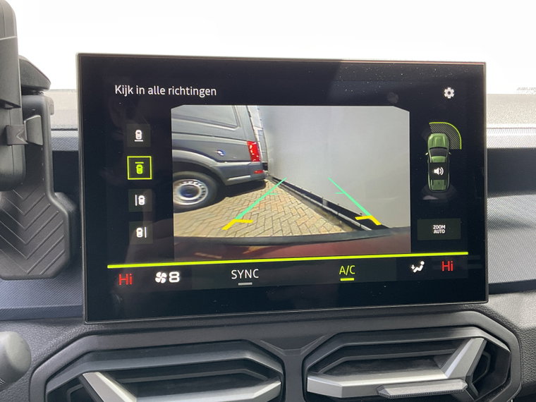 Vehicle Image 8