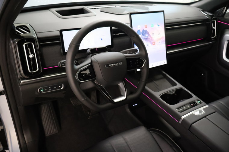 Vehicle Image 9