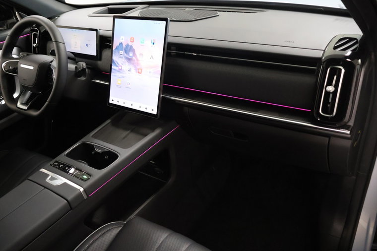 Vehicle Image 11