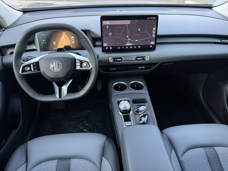 Vehicle Image 32