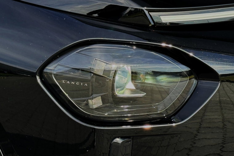 Vehicle Image 30