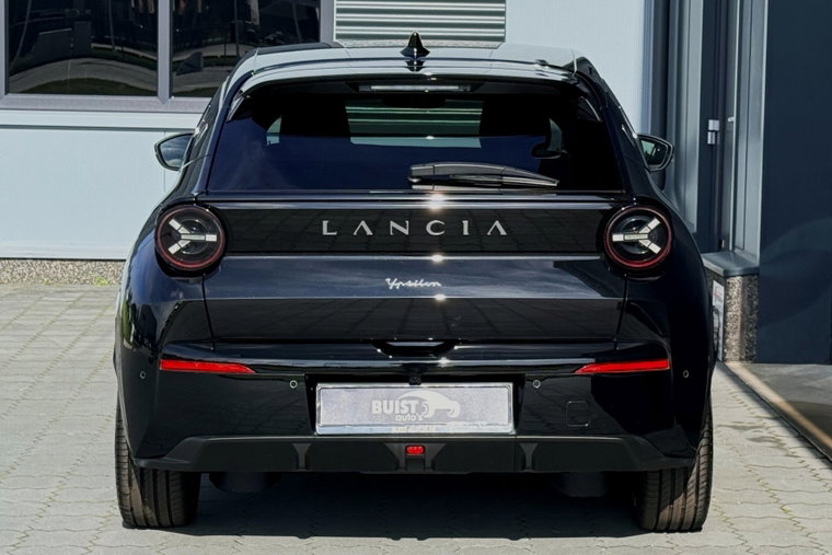 Vehicle Image 35