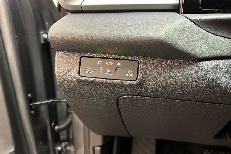 Vehicle Image 16