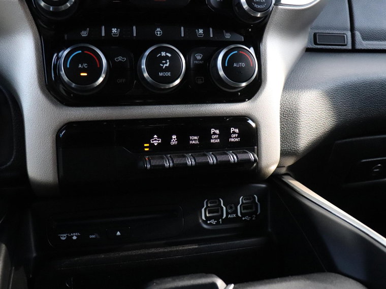Vehicle Image 28