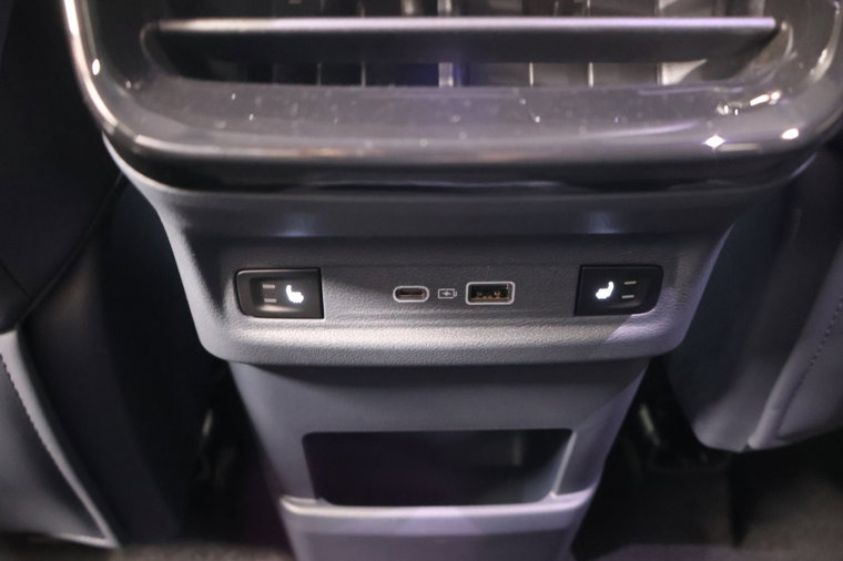 Vehicle Image 36