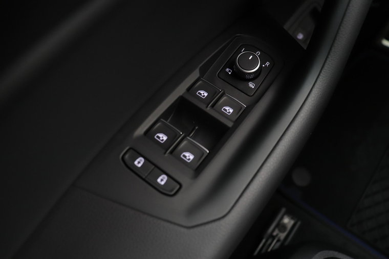 Vehicle Image 45