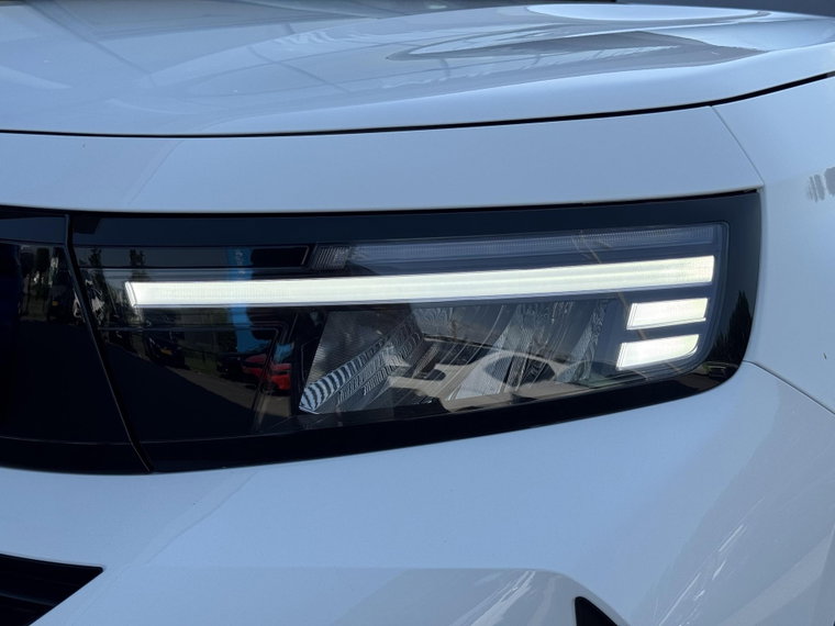 Vehicle Image 22