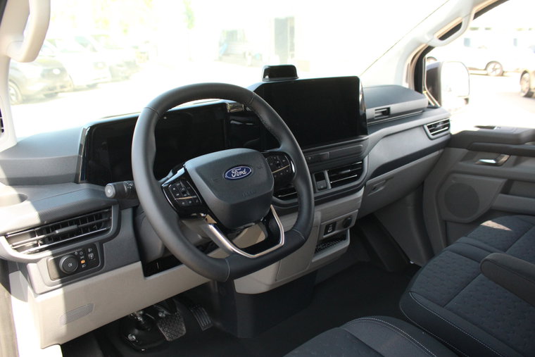 Vehicle Image 14