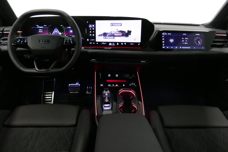 Vehicle Image 25