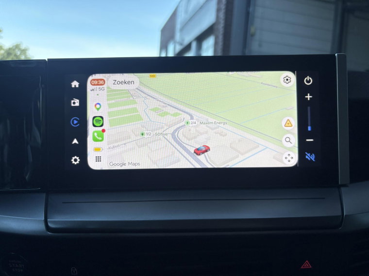 Vehicle Image 30