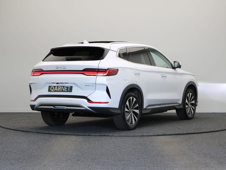 Vehicle Image 16
