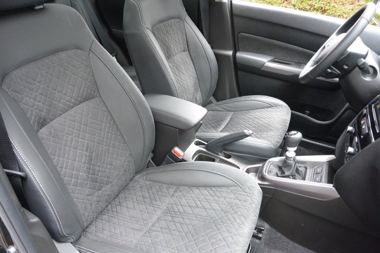 Vehicle Image 25