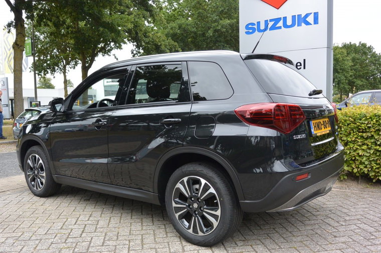 Vehicle Image 5