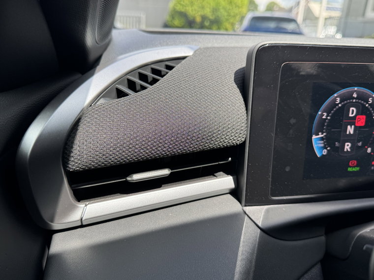 Vehicle Image 30