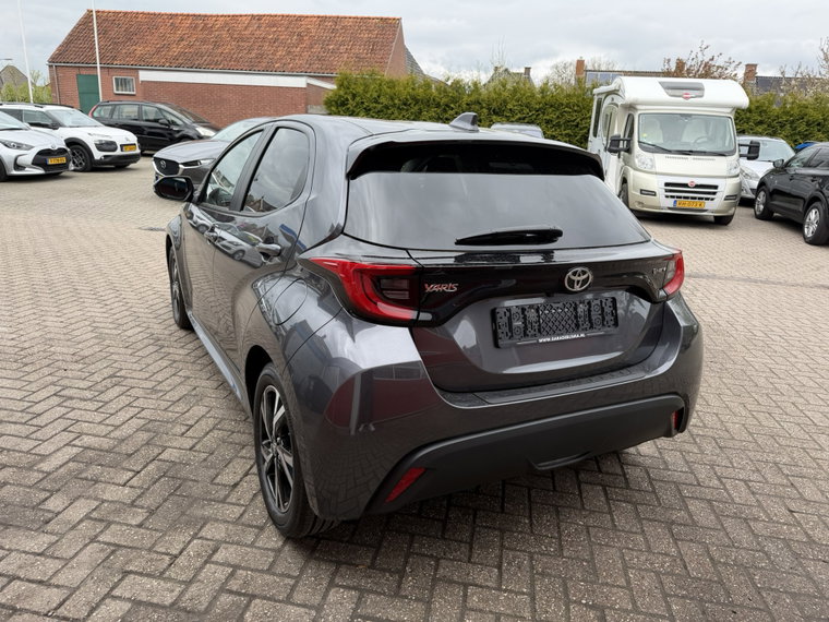 Vehicle Image 12