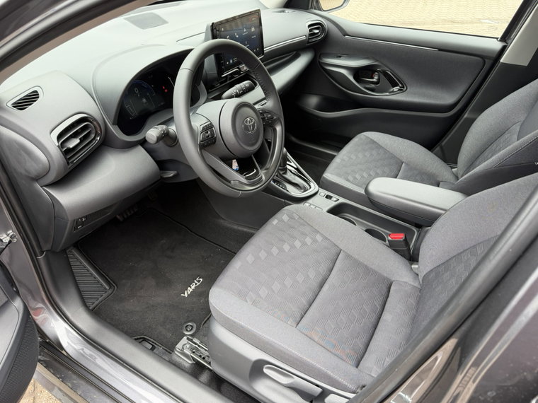 Vehicle Image 16