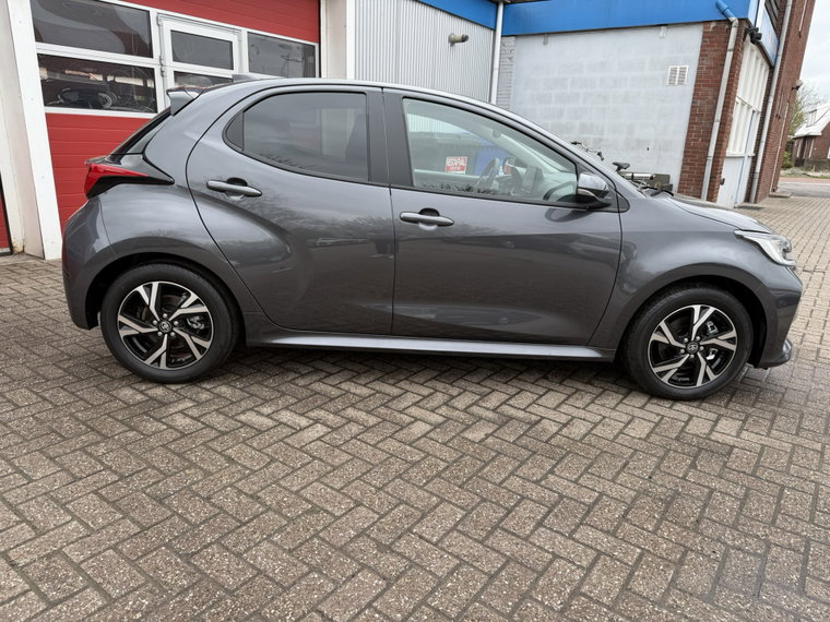 Vehicle Image 8
