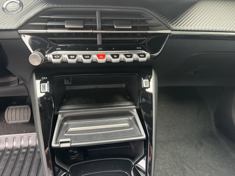 Vehicle Image 26