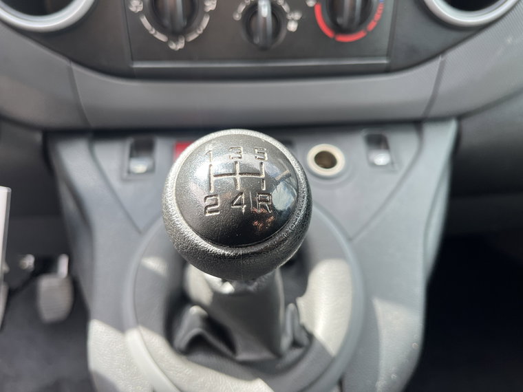 Vehicle Image 29