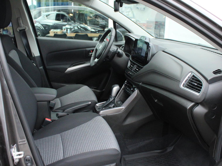 Vehicle Image 38