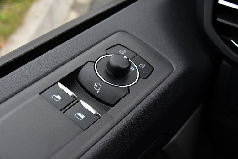 Vehicle Image 24