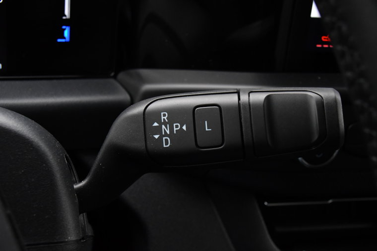 Vehicle Image 25