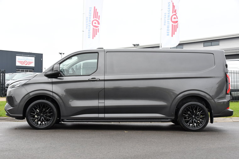 Vehicle Image 9