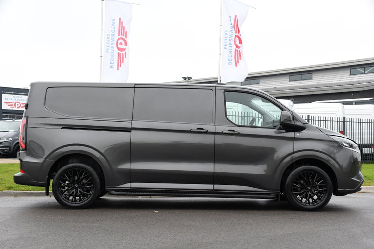 Vehicle Image 10
